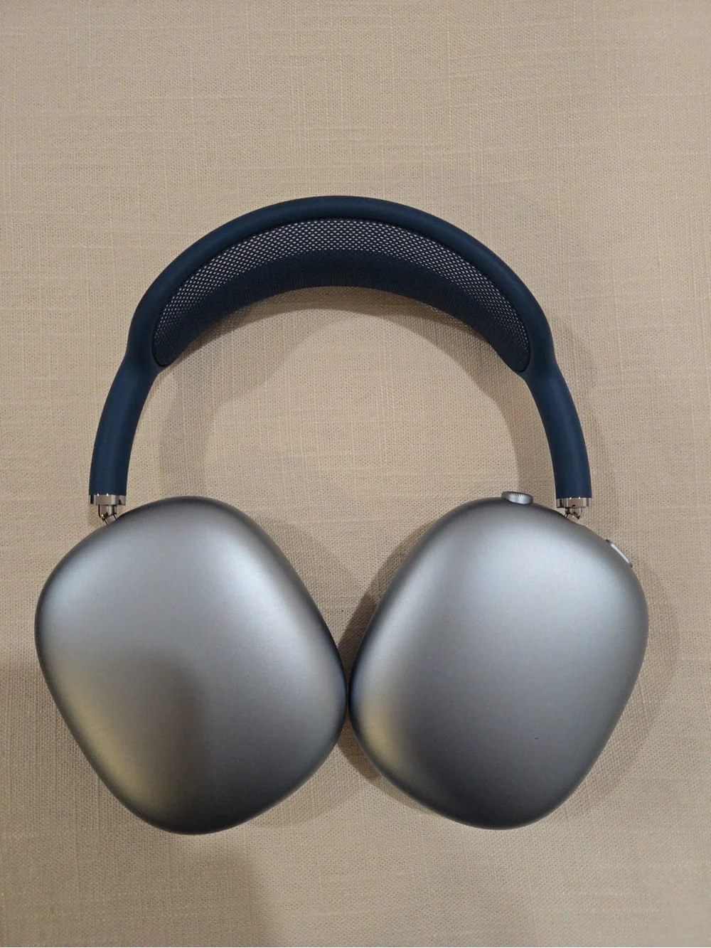 Apple AirPod max headphones